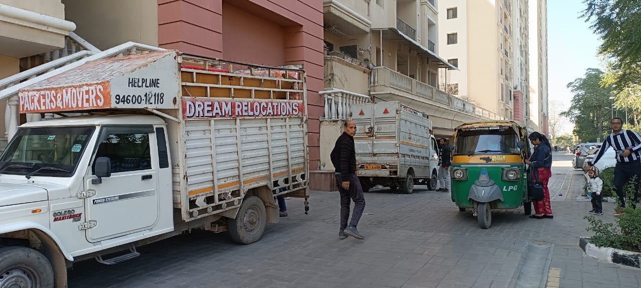 Dream Relocations Jaipur Vehicle