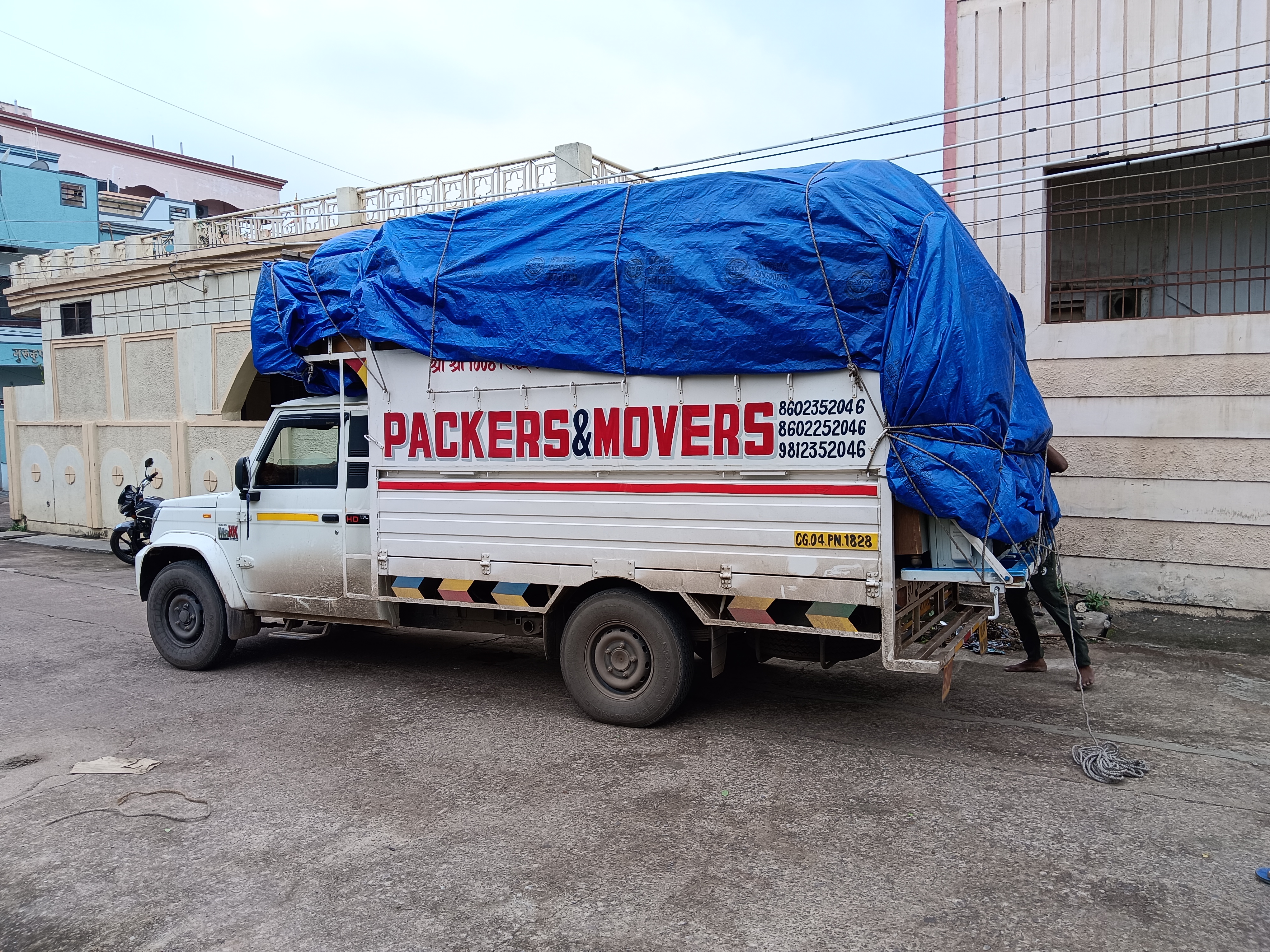Local shifting by Shree Alakh Packers and Movers Raipur